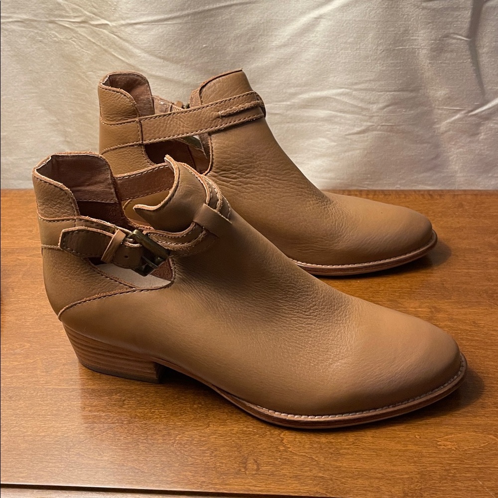 Seychelles Tan Ankle Boots
